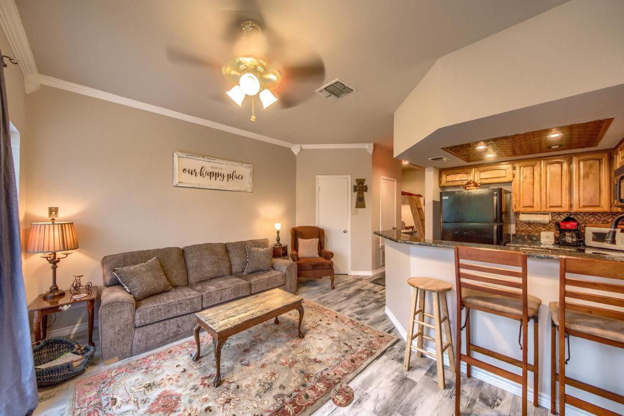 Ss 4B Riverside Condo Нью Браунфелс Экстерьер фото