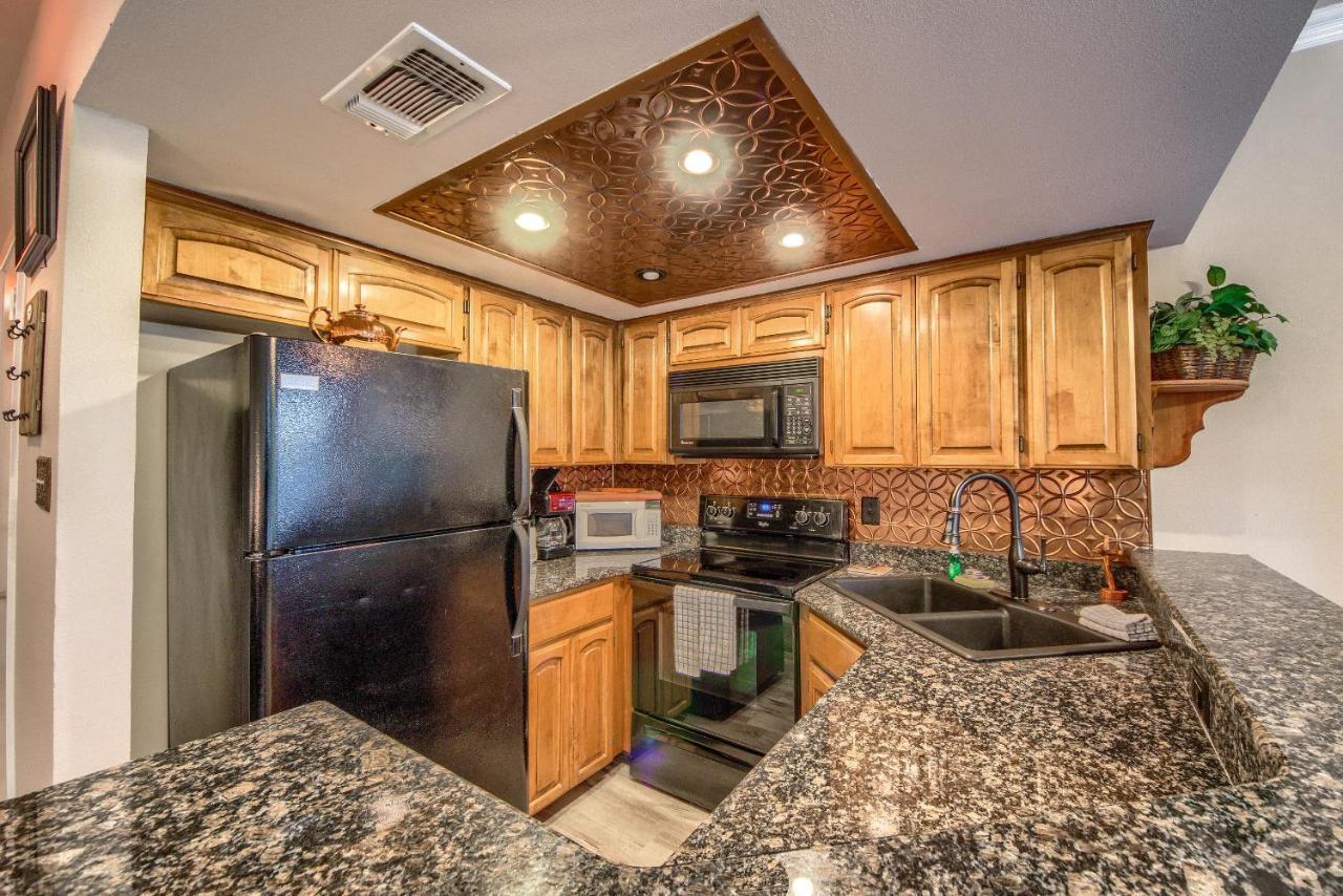 Ss 4B Riverside Condo Нью Браунфелс Экстерьер фото