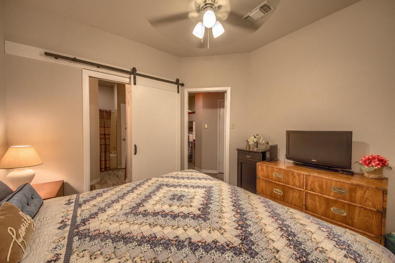 Ss 4B Riverside Condo Нью Браунфелс Экстерьер фото